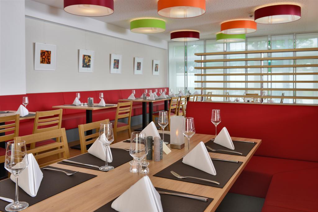 Aribo Hotel Erbendorf Buitenkant foto