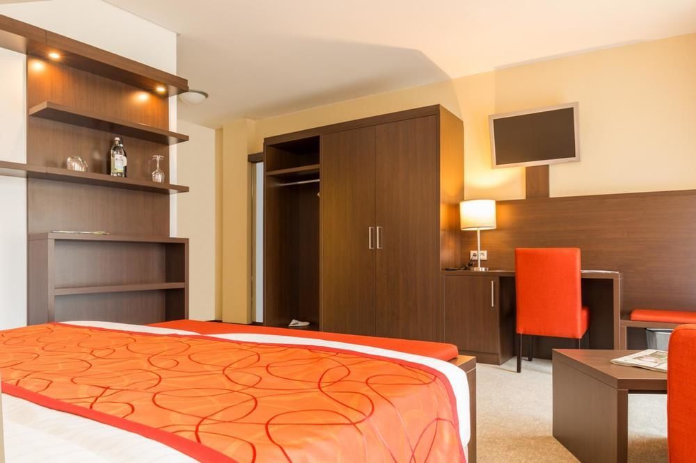 Aribo Hotel Erbendorf Buitenkant foto