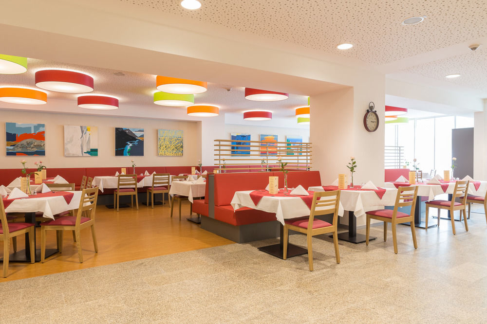 Aribo Hotel Erbendorf Buitenkant foto