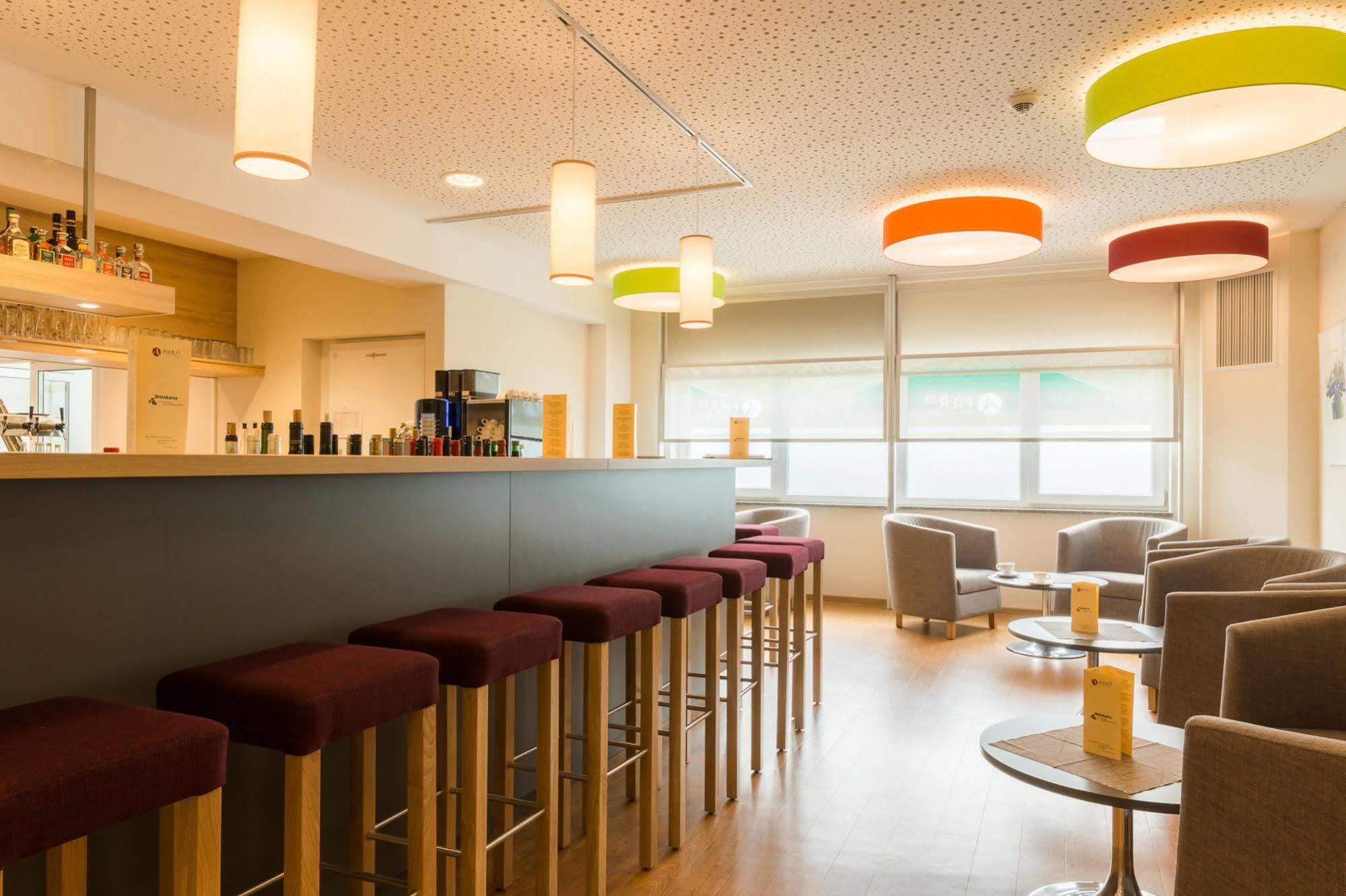 Aribo Hotel Erbendorf Buitenkant foto