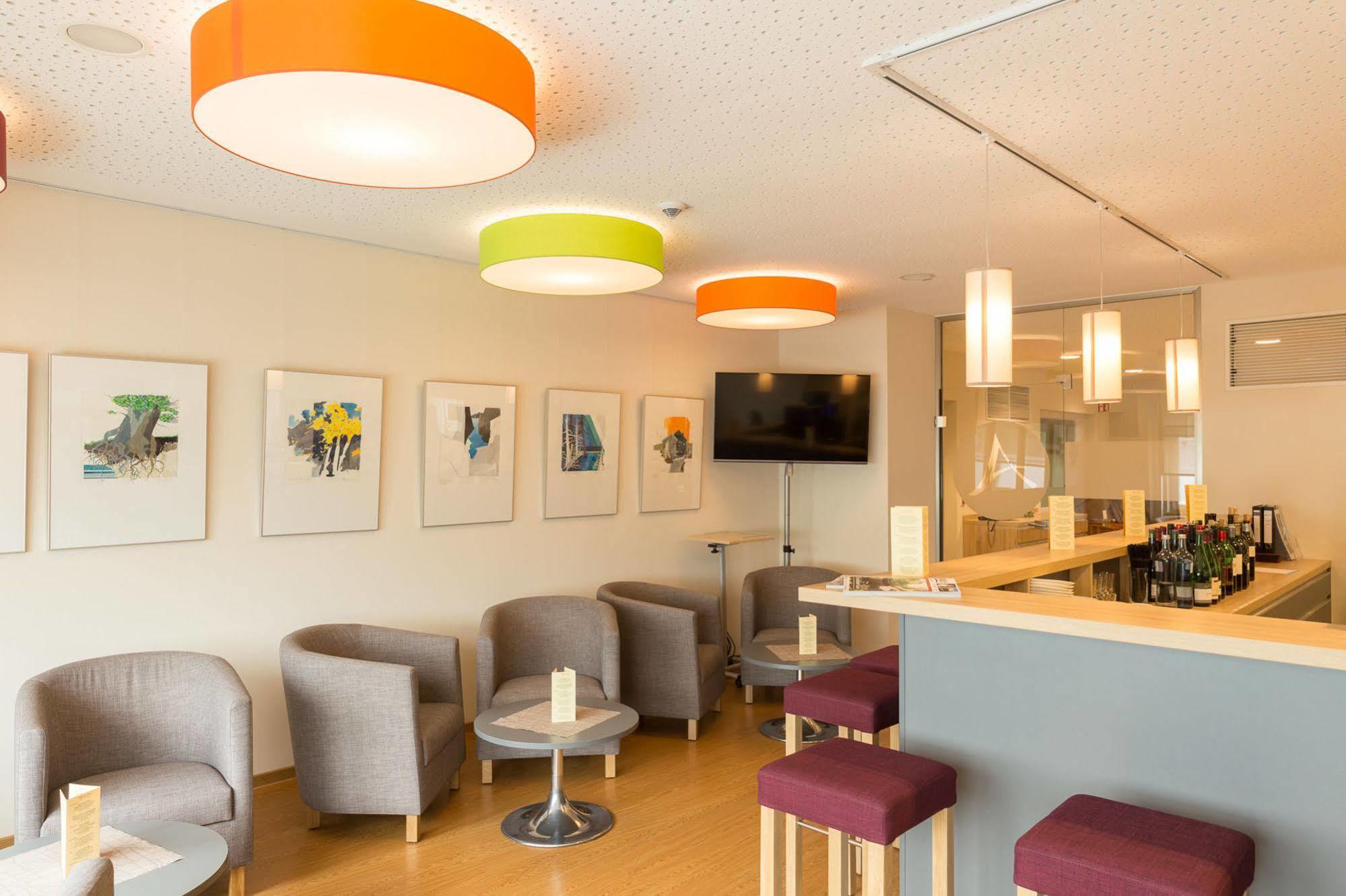 Aribo Hotel Erbendorf Buitenkant foto
