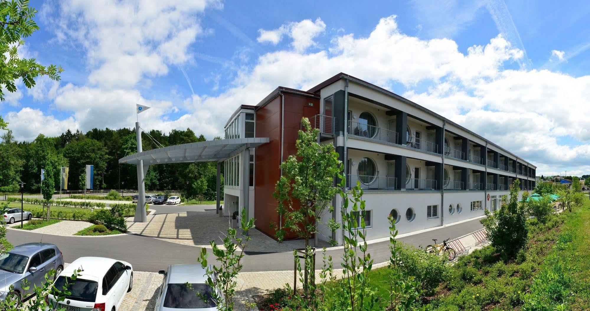 Aribo Hotel Erbendorf Buitenkant foto