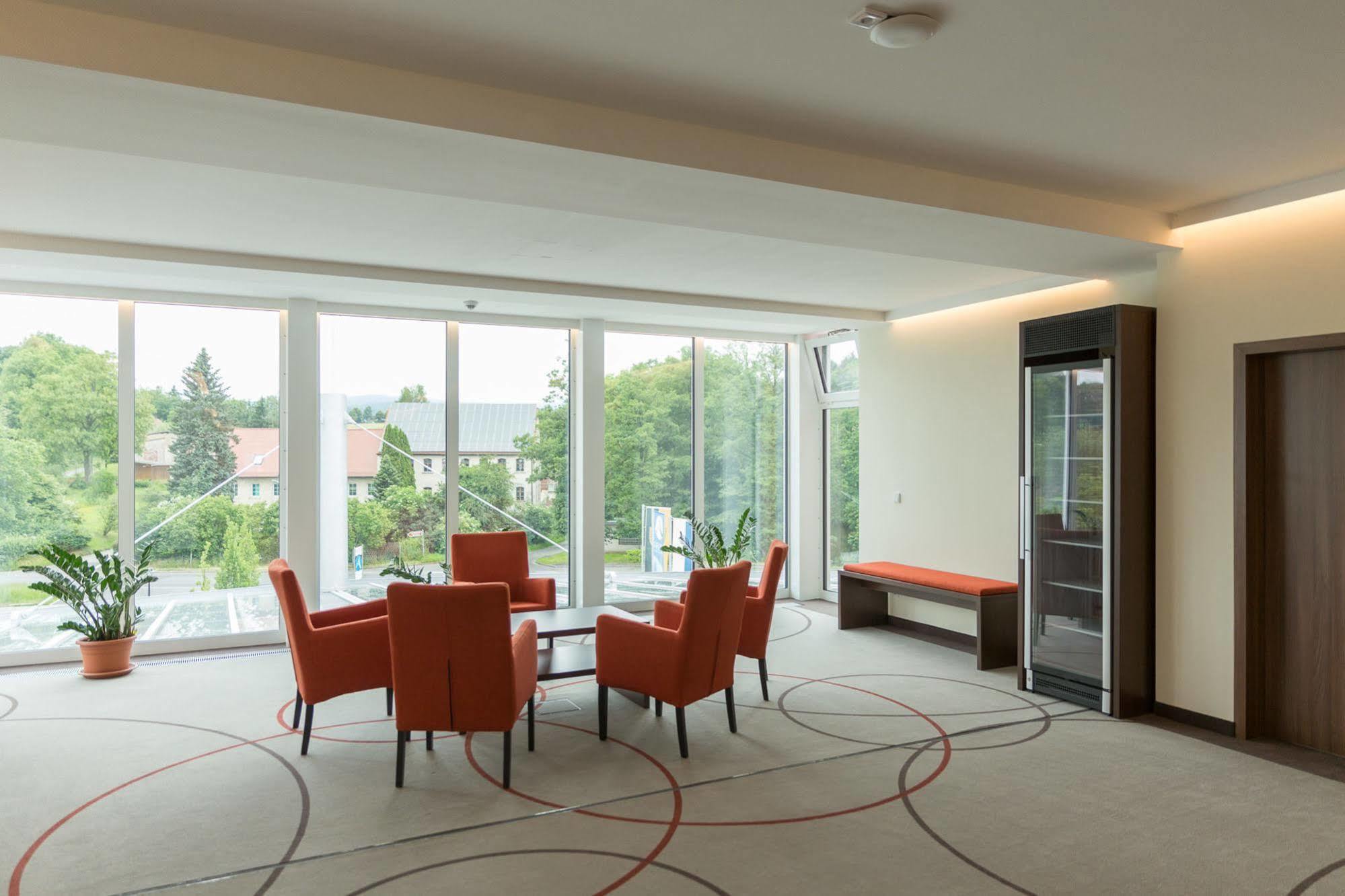 Aribo Hotel Erbendorf Buitenkant foto