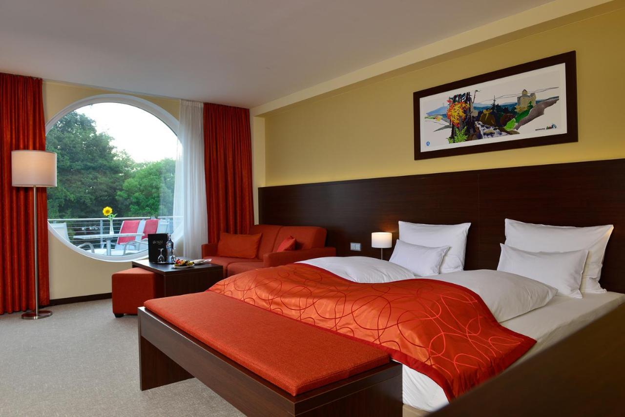 Aribo Hotel Erbendorf Buitenkant foto
