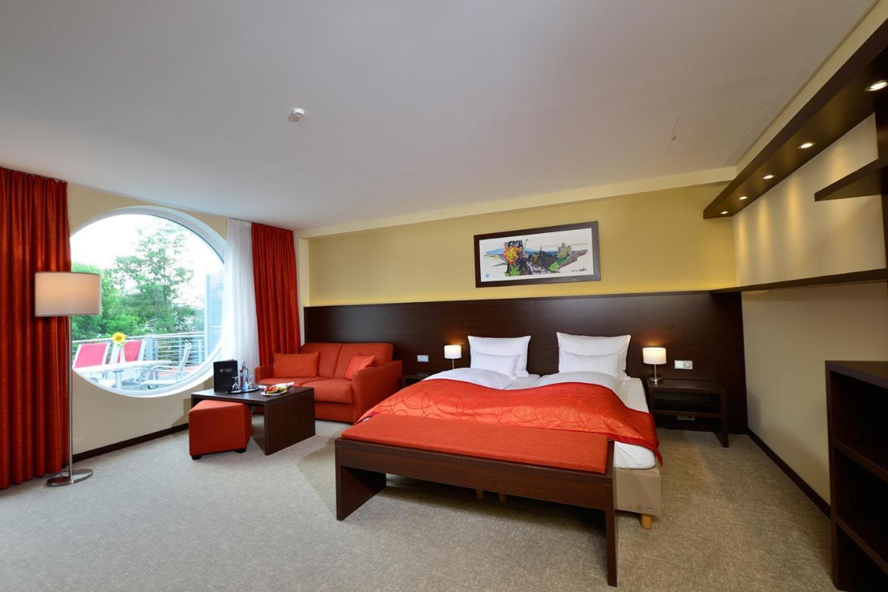 Aribo Hotel Erbendorf Buitenkant foto
