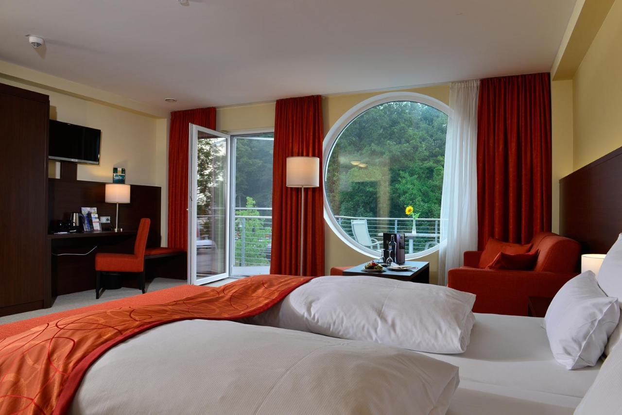 Aribo Hotel Erbendorf Buitenkant foto