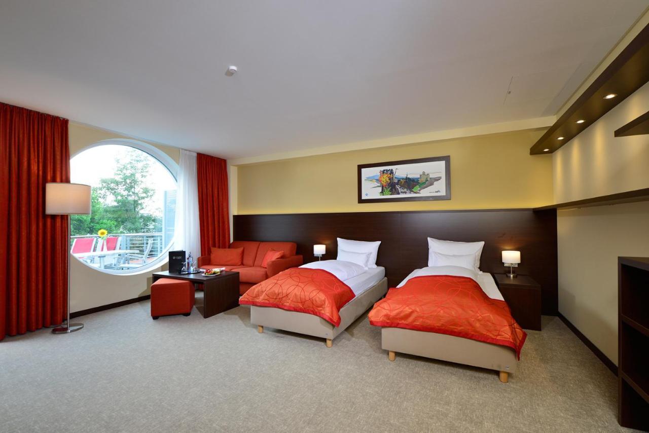 Aribo Hotel Erbendorf Buitenkant foto