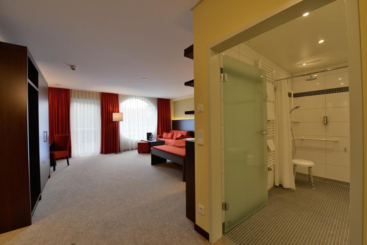 Aribo Hotel Erbendorf Buitenkant foto