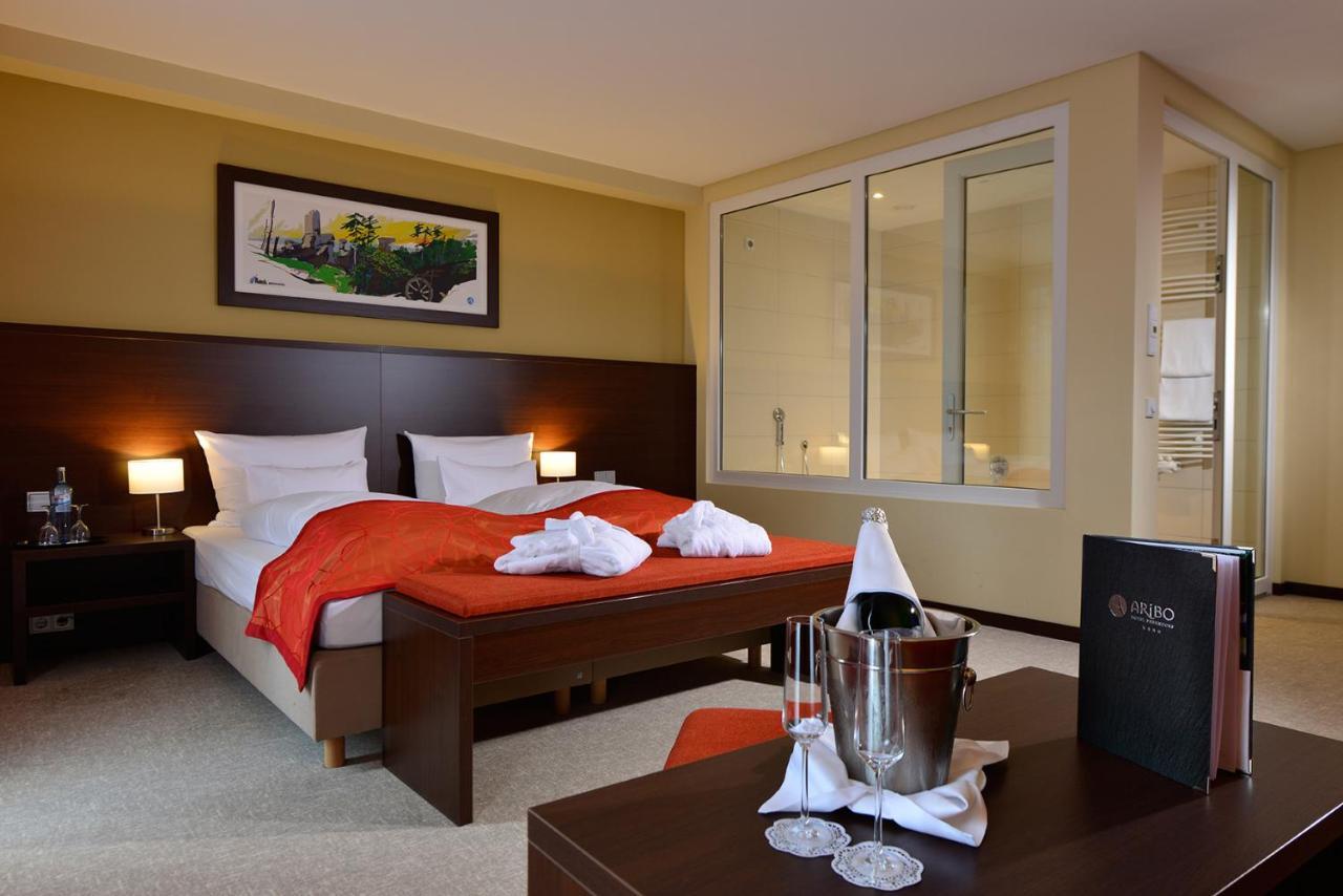 Aribo Hotel Erbendorf Buitenkant foto