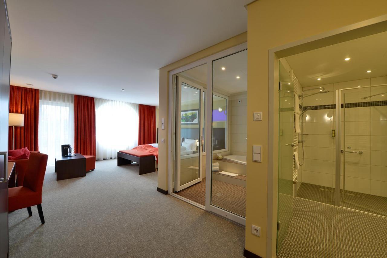 Aribo Hotel Erbendorf Buitenkant foto