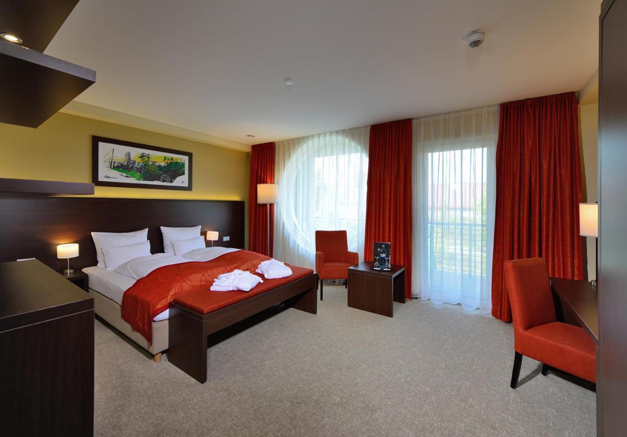 Aribo Hotel Erbendorf Buitenkant foto