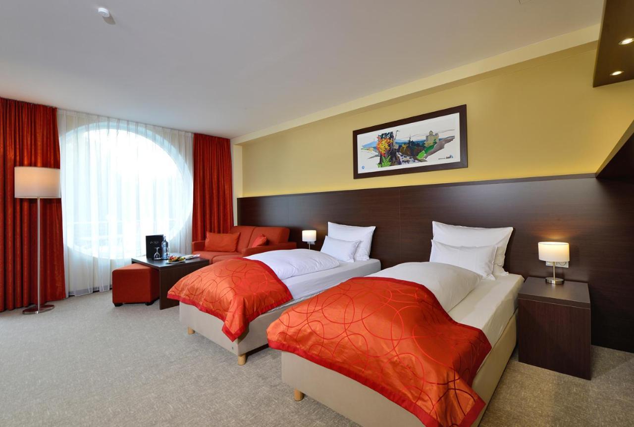 Aribo Hotel Erbendorf Buitenkant foto