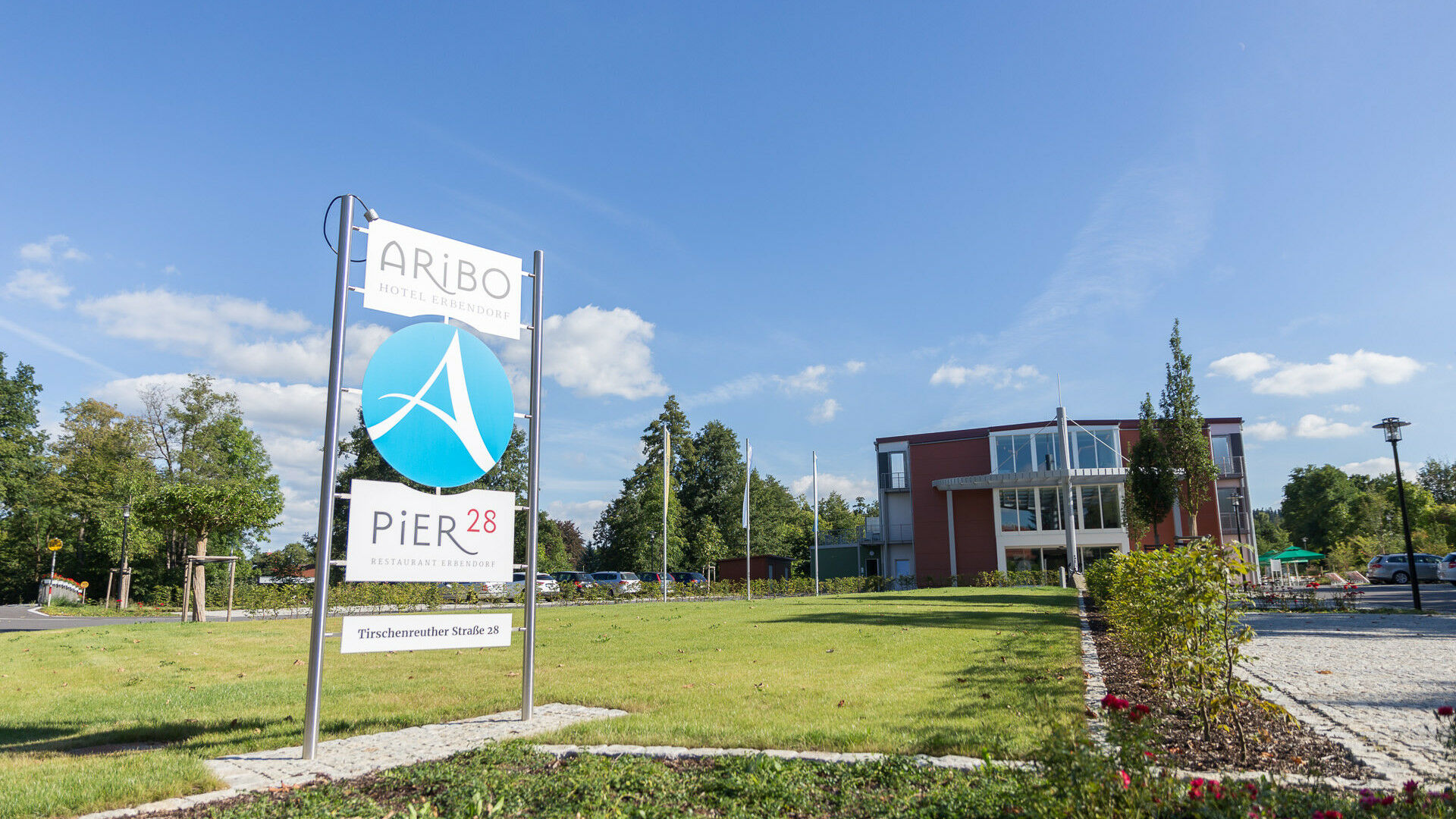 Aribo Hotel Erbendorf Buitenkant foto